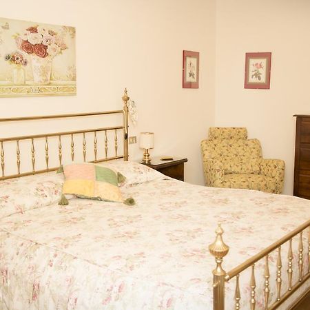 Casa Di Gina Apartment เวโรนา ภายนอก รูปภาพ
