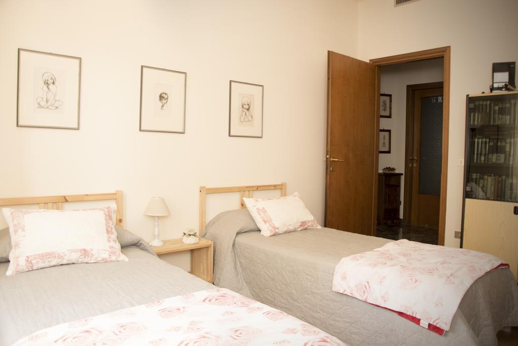 Casa Di Gina Apartment เวโรนา ภายนอก รูปภาพ